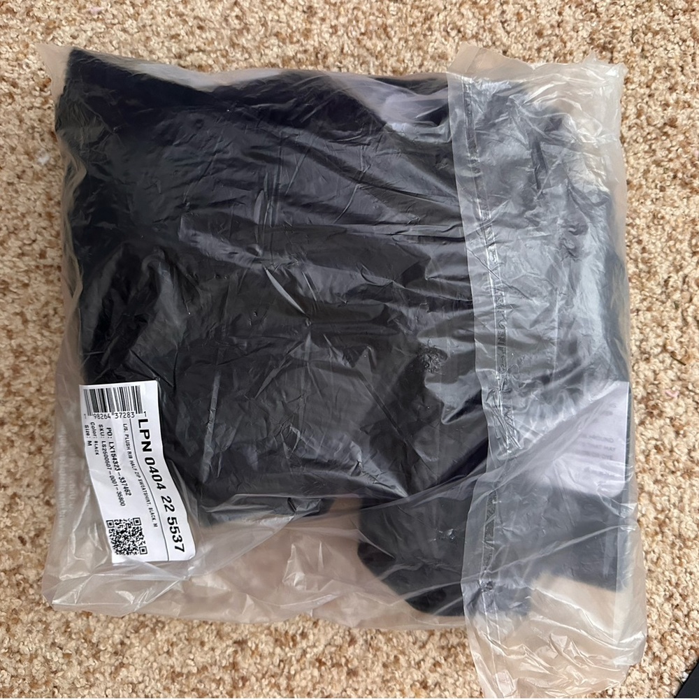 Fabletics Cropped Jacket - Picture 4 of 4